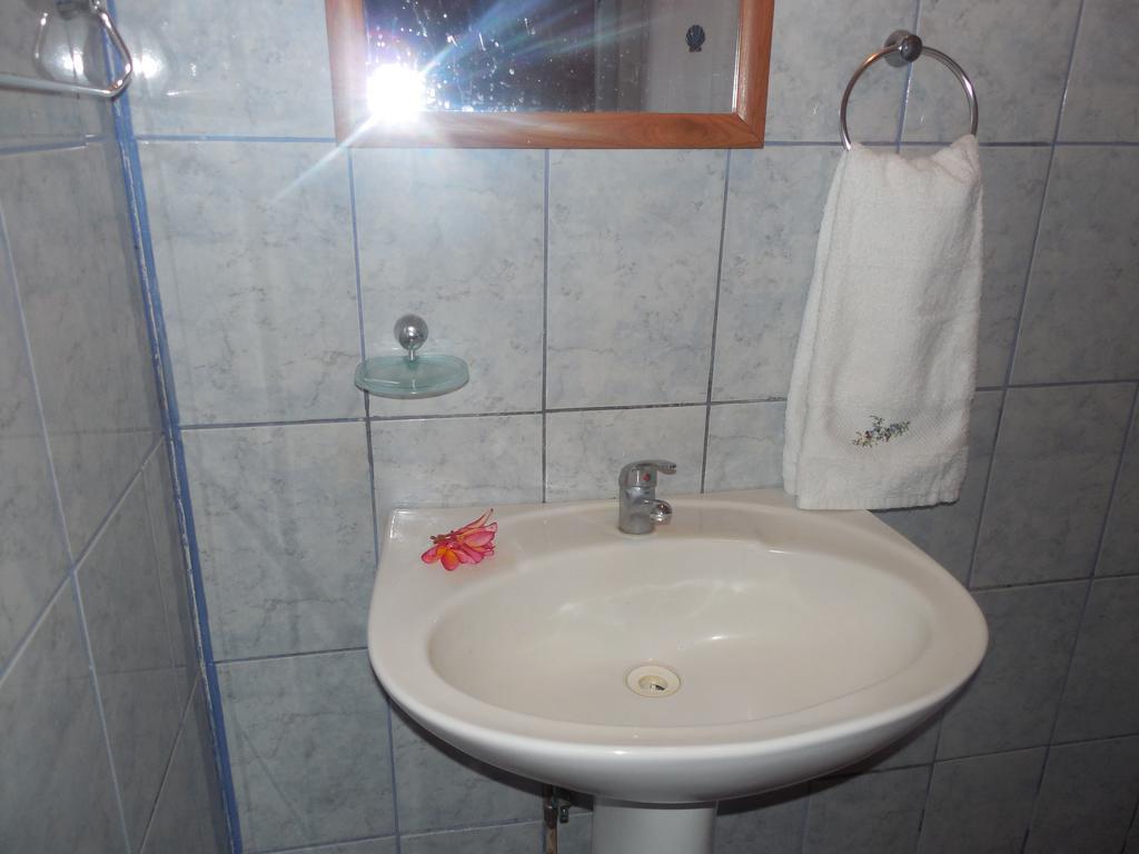 Hare O Ahani Hanga Roa Room photo